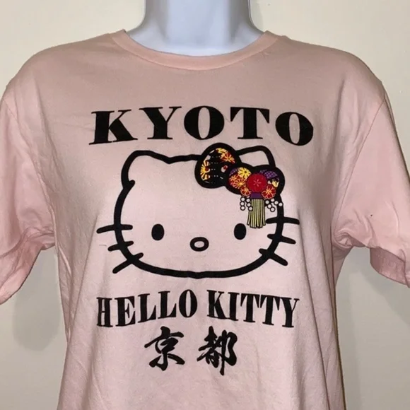 Rare Women’s Hello Kitty Kyoto,Japan Graphic Tee - Picture 5 of 10